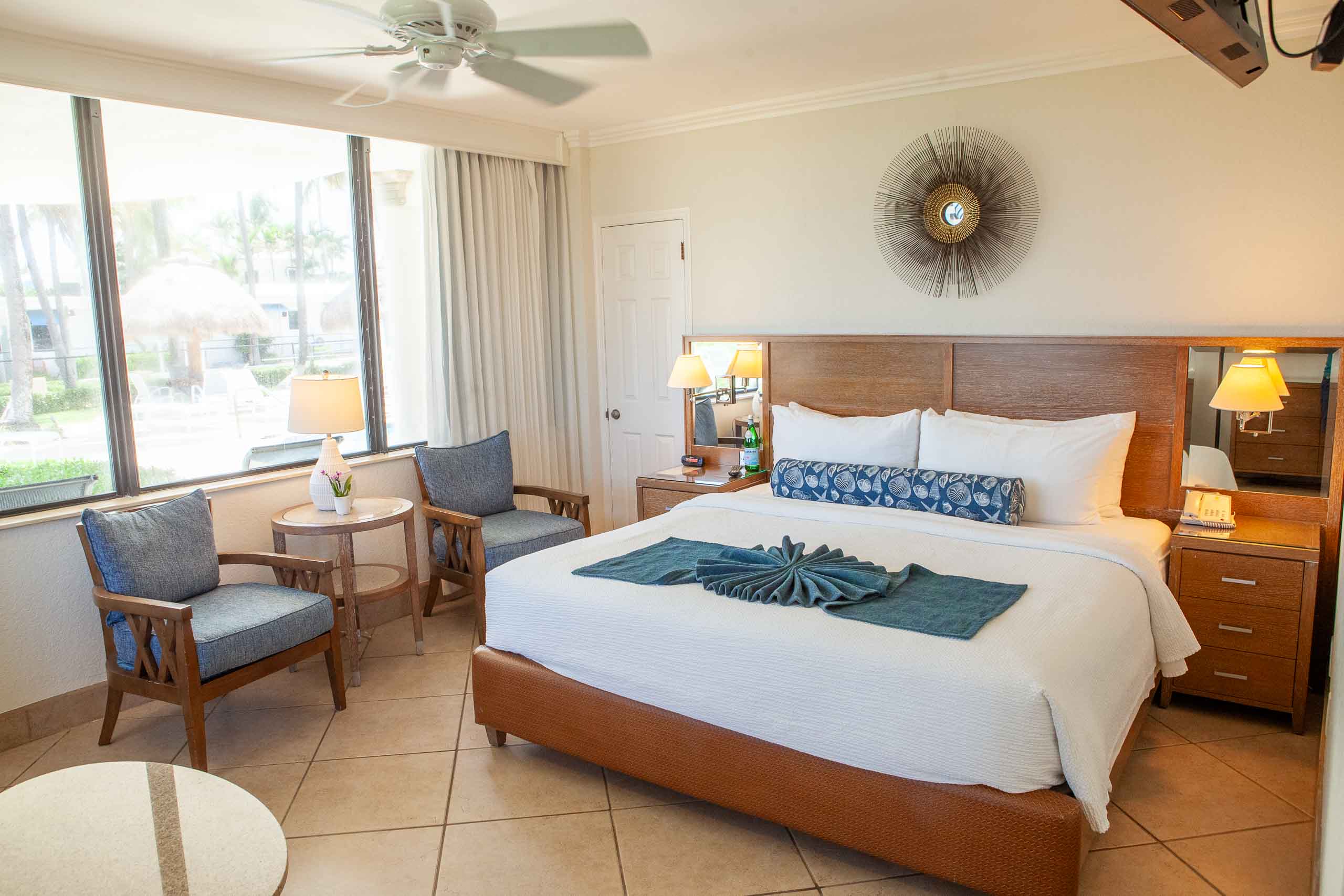 Room 1 — Efficiency Apartment, Oceanfront Grandview