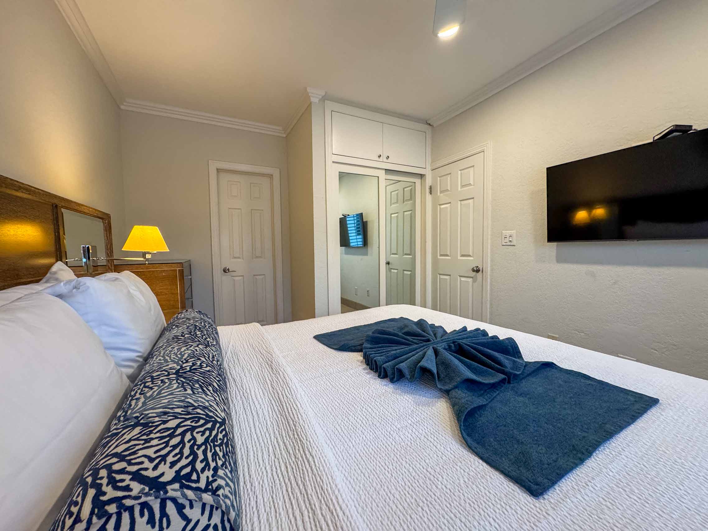 Room 24 — 1 Bedroom Apartment, Ocean View