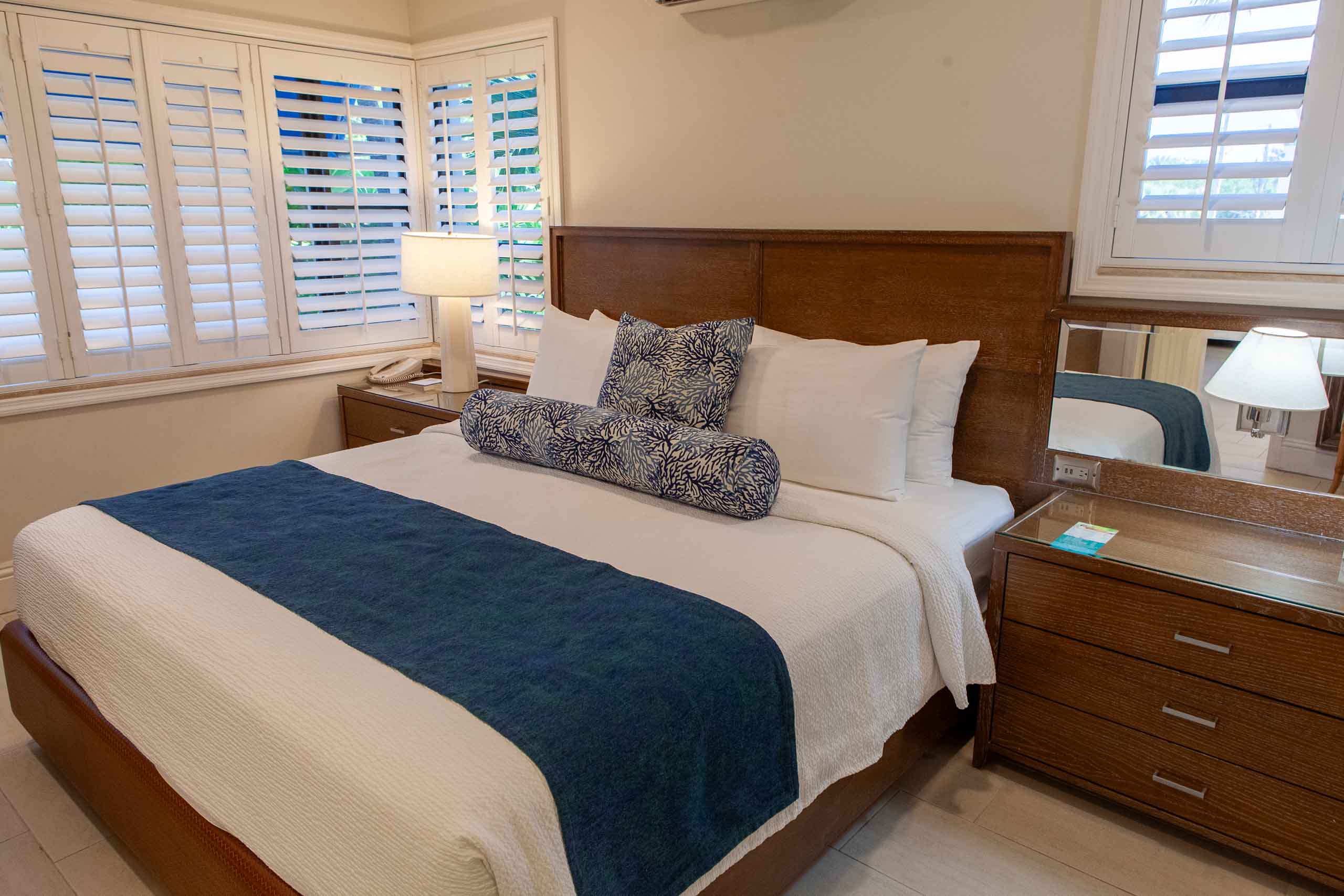 Room 41 — Sea Foam 1 Bedroom Suite, Courtyard